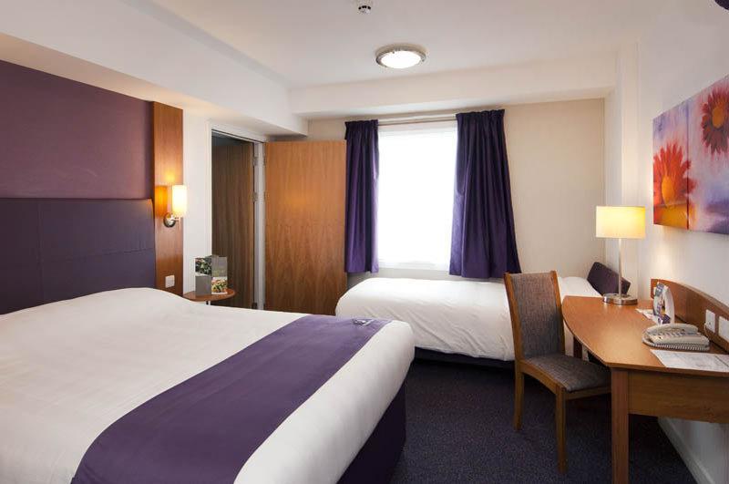 Premier Inn เคทเทอริง ภายนอก รูปภาพ